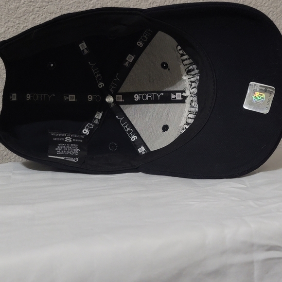 Hat - Picture 3 of 5